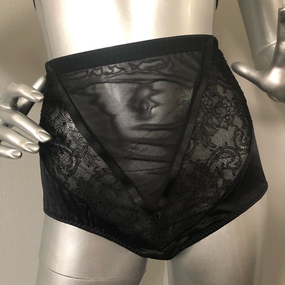 *BRAND NEW* Something Wicked ‘Annabel’ High Waist Peep Brief in noir - Picture 12 of 16